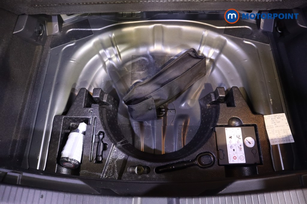 Volkswagen T-Roc R-Line Automatic Petrol SUV - Stock Number (1580966) - 28th supplementary image