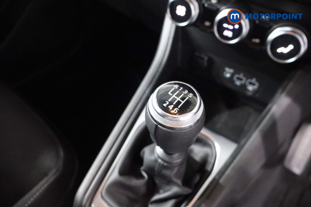 Renault Captur Iconic Manual Diesel SUV - Stock Number (1581101) - 14th supplementary image