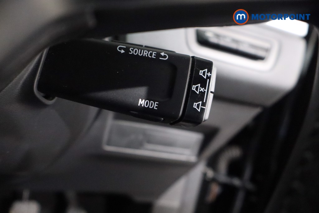 Renault Captur Iconic Manual Diesel SUV - Stock Number (1581101) - 17th supplementary image