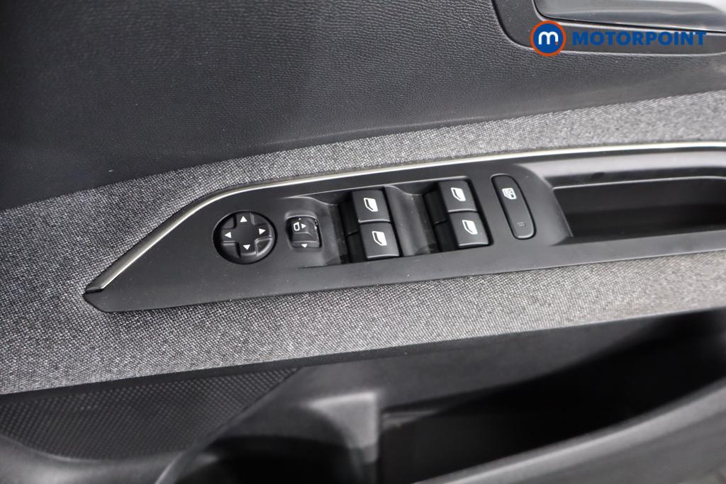 Peugeot 3008 Active Automatic Petrol Plug-In Hybrid SUV - Stock Number (1581353) - 8th supplementary image