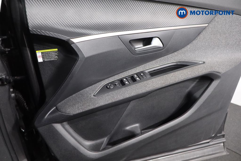 Peugeot 3008 Active Automatic Petrol Plug-In Hybrid SUV - Stock Number (1581353) - 9th supplementary image