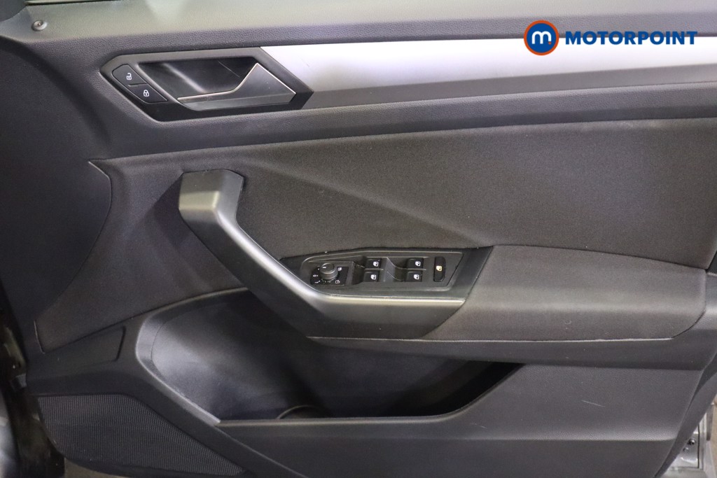Volkswagen T-Roc Life Automatic Petrol SUV - Stock Number (1581547) - 13th supplementary image
