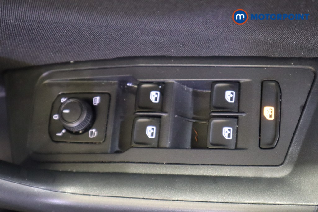 Volkswagen T-Roc Life Automatic Petrol SUV - Stock Number (1581547) - 15th supplementary image