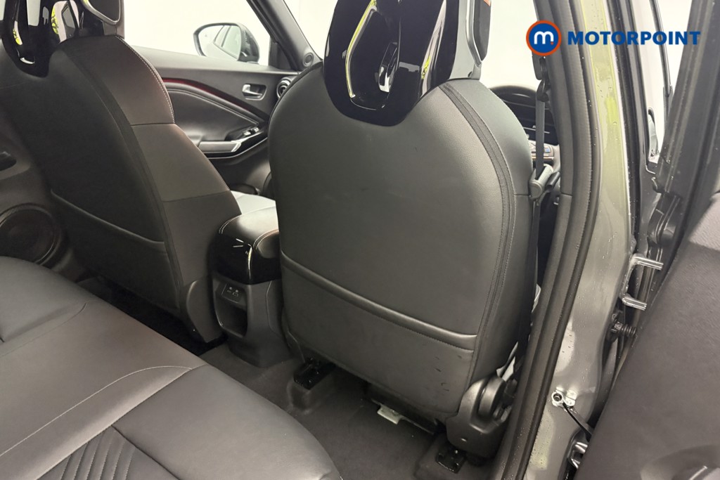 Nissan Juke Tekna Manual Petrol SUV - Stock Number (1581971) - 9th supplementary image