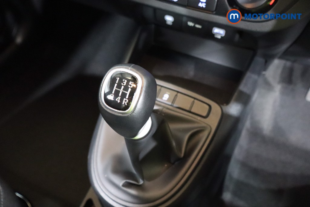 Hyundai I10 Advance Manual Petrol Hatchback - Stock Number (1582057) - 10th supplementary image