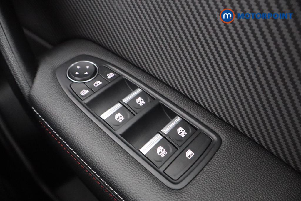 Renault Captur R.S. Line Automatic Petrol Plug-In Hybrid SUV - Stock Number (1582086) - 14th supplementary image