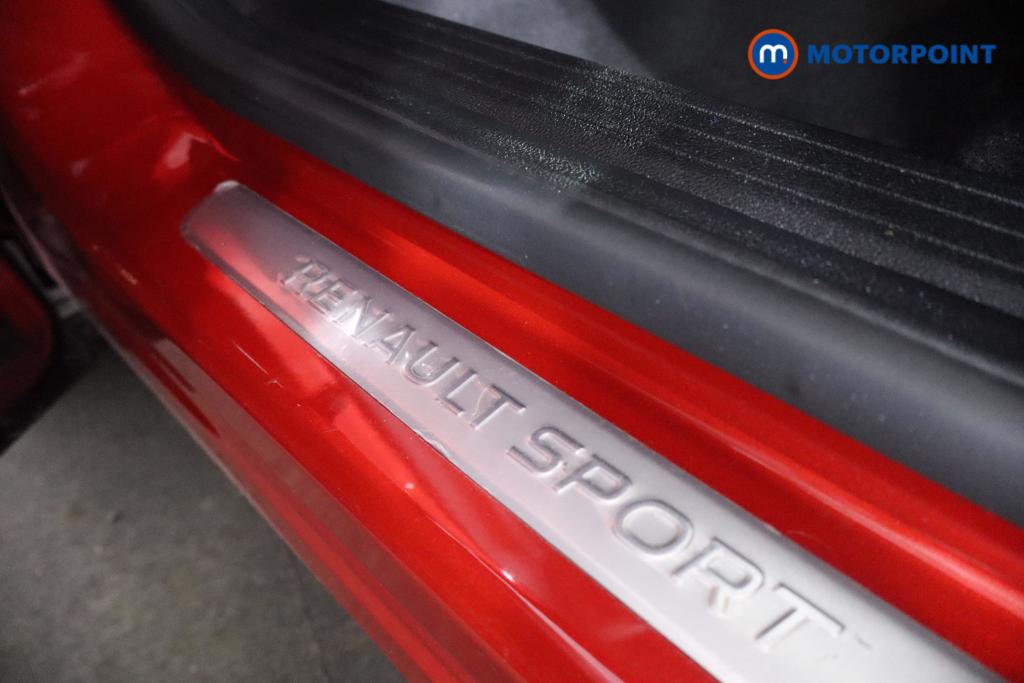 Renault Captur R.S. Line Automatic Petrol Plug-In Hybrid SUV - Stock Number (1582086) - 26th supplementary image