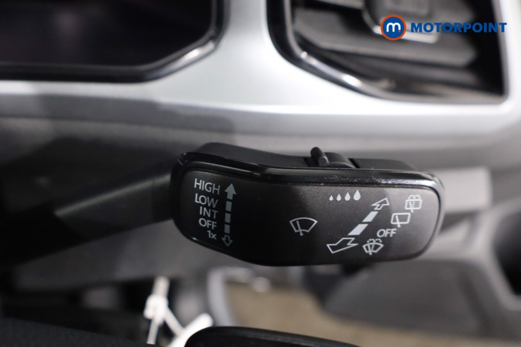 Volkswagen T-Roc Life Automatic Petrol SUV - Stock Number (1582661) - 18th supplementary image
