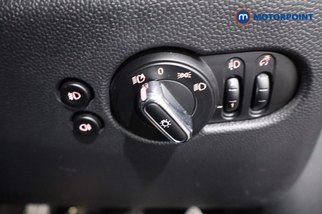 Mini Convertible Cooper Sport Manual Petrol Convertible - Stock Number (1583120) - 21st supplementary image