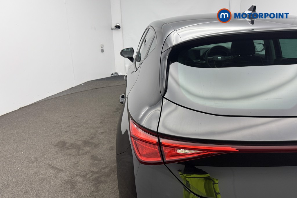 Seat Leon Se Dynamic Manual Petrol Hatchback - Stock Number (1583285) - 5th supplementary image