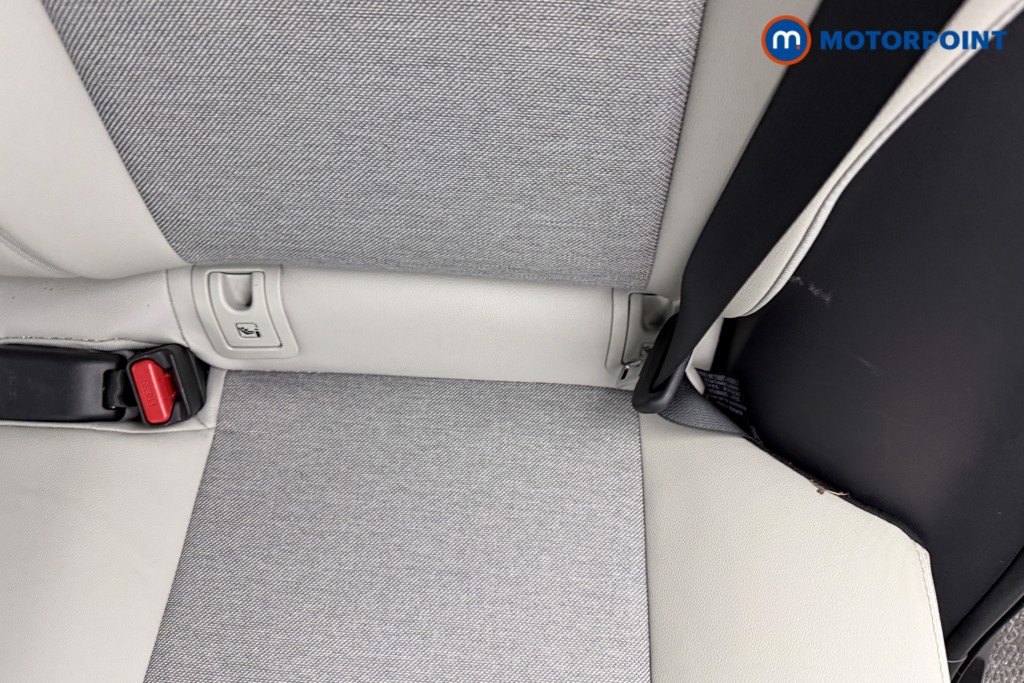 Toyota Yaris Excel Automatic Petrol-Electric Hybrid Hatchback - Stock Number (1583898) - 24th supplementary image