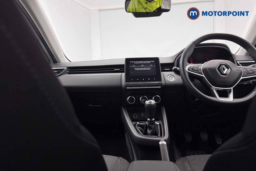 Renault Clio Iconic Edition Manual Petrol Hatchback - Stock Number (1584096) - 12th supplementary image