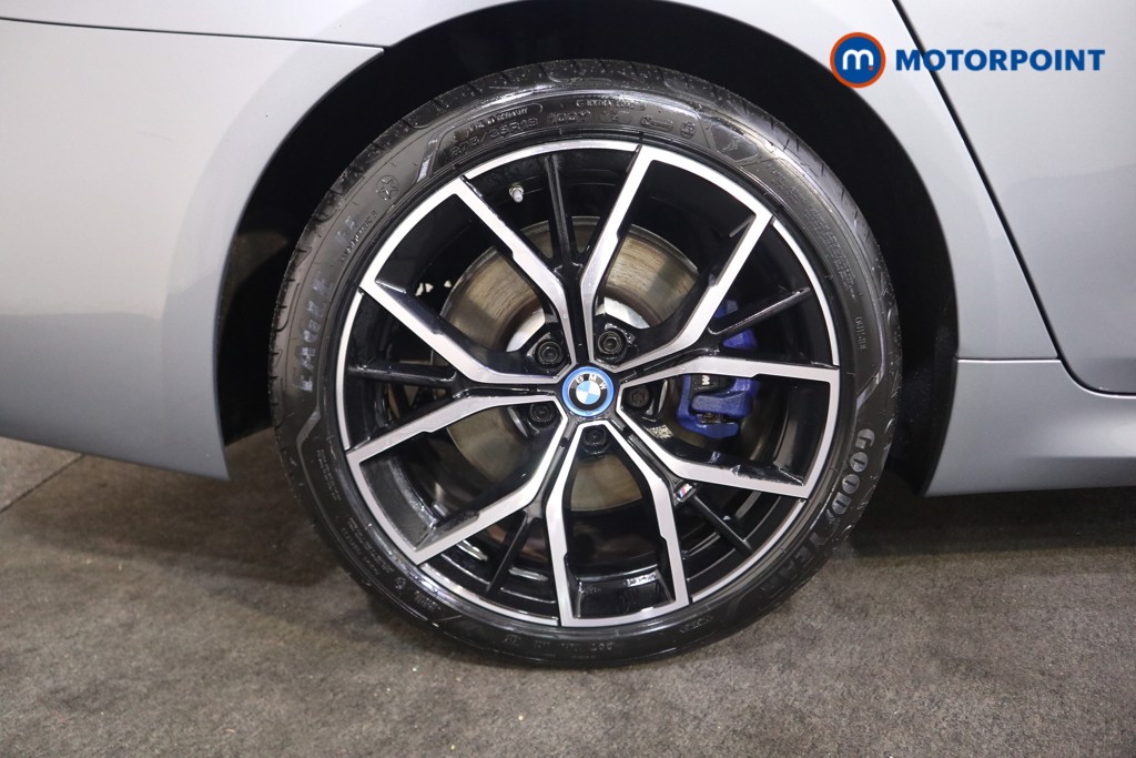 BMW 5 Series M Sport Automatic Petrol Plug-In Hybrid Saloon - Stock Number (1584450) - 17th supplementary image