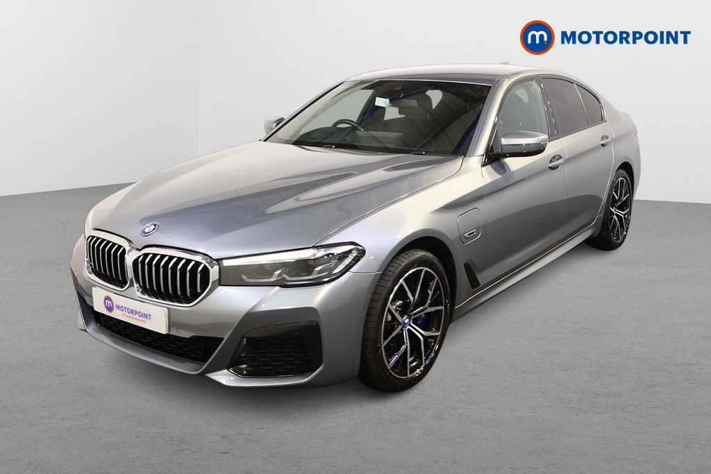 BMW 5 Series M Sport Automatic Petrol Plug-In Hybrid Saloon - Stock Number (1584450) - Passenger side front corner