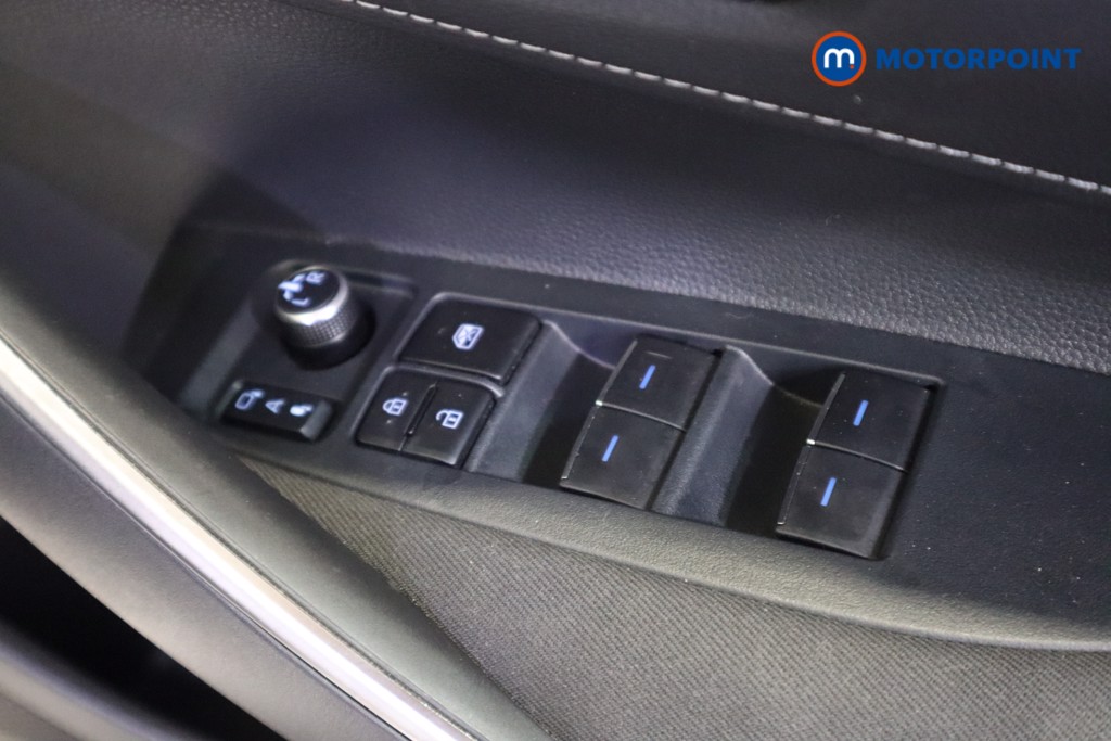 Toyota Corolla Design Automatic Petrol-Electric Hybrid Estate - Stock Number (1584458) - 11th supplementary image