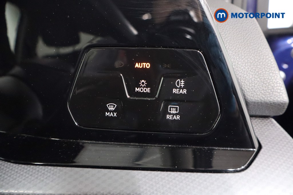 Volkswagen Golf Active Automatic Petrol Hatchback - Stock Number (1584622) - 20th supplementary image