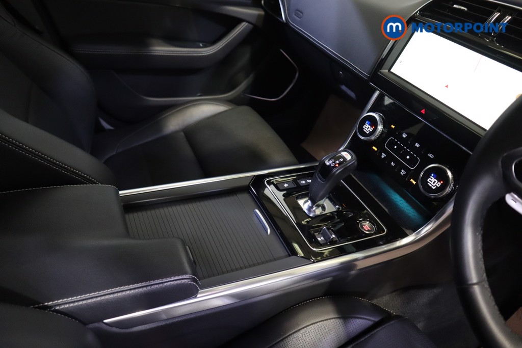 Jaguar XE R-Dynamic Se Black Automatic Diesel Saloon - Stock Number (1585127) - 7th supplementary image