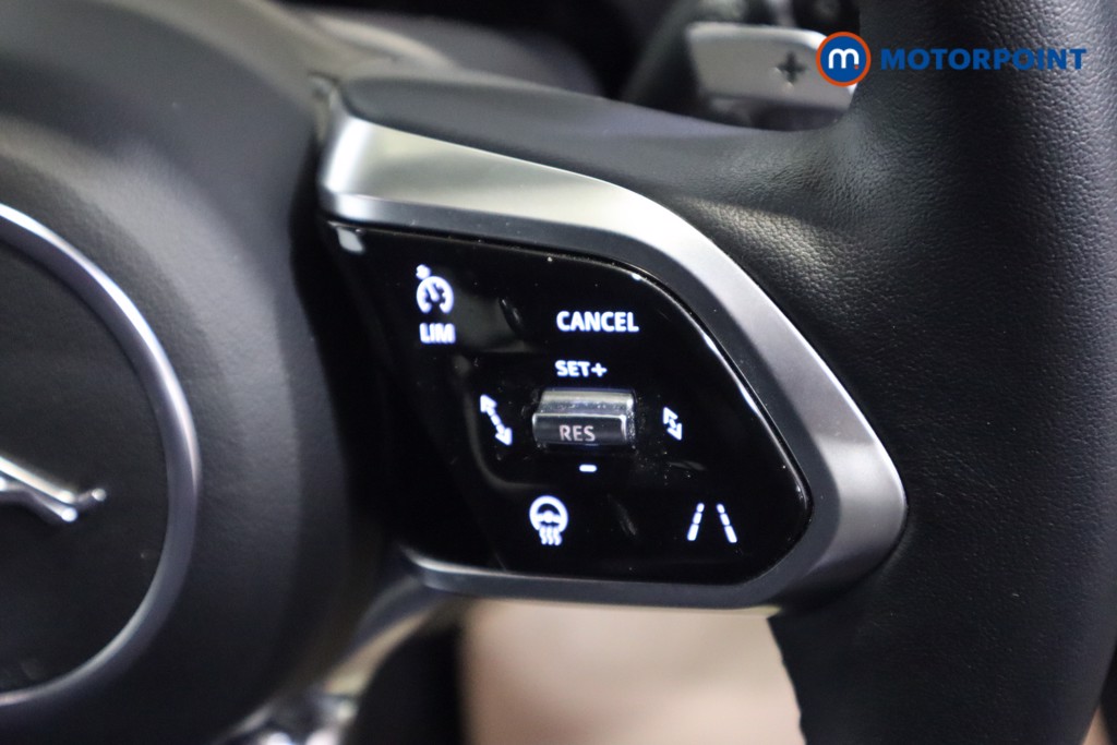 Jaguar XE R-Dynamic Se Black Automatic Diesel Saloon - Stock Number (1585127) - 12th supplementary image