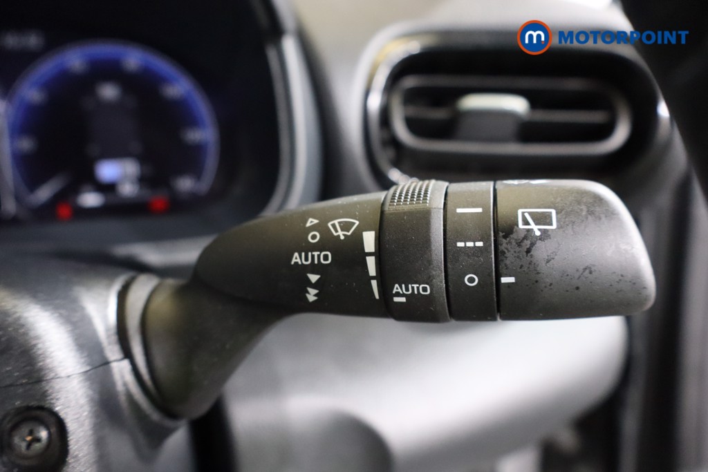 Toyota Yaris Cross Premiere Edition Automatic Petrol-Electric Hybrid Estate - Stock Number (1585921) - 16th supplementary image