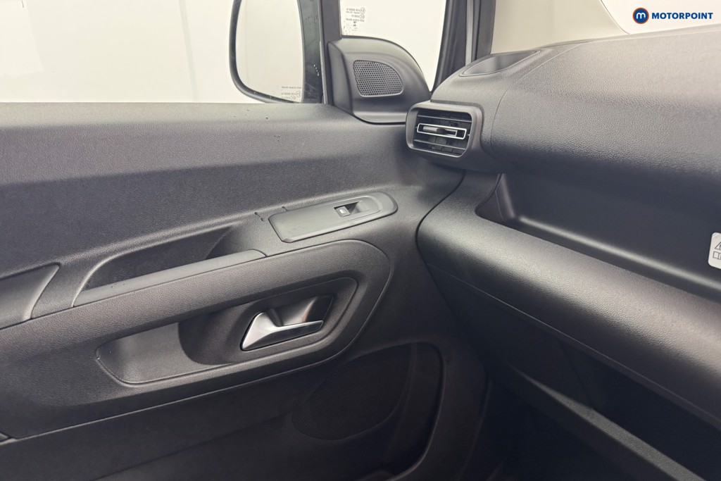 Vauxhall Combo Cargo Prime Manual Diesel Crew Bus - Stock Number (1567126) - 18th supplementary image