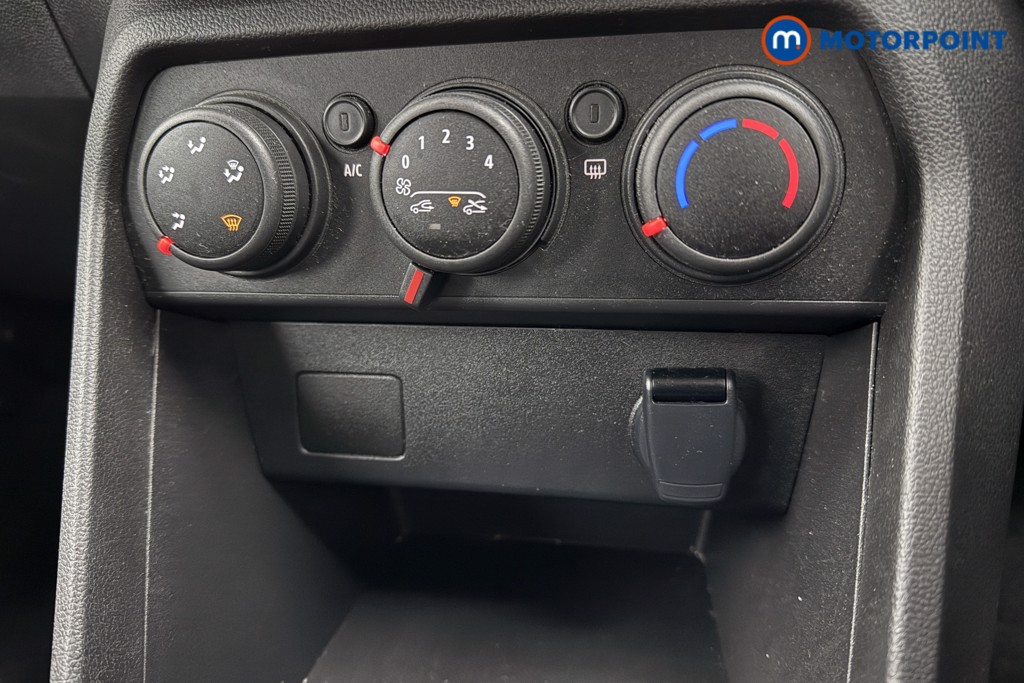 Dacia Sandero Stepway Essential Manual Petrol Hatchback - Stock Number (1567467) - 8th supplementary image