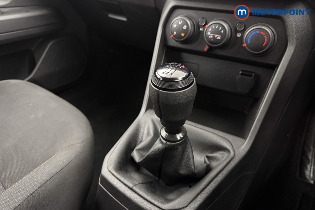 Dacia Sandero Stepway Essential Manual Petrol Hatchback - Stock Number (1567467) - 9th supplementary image