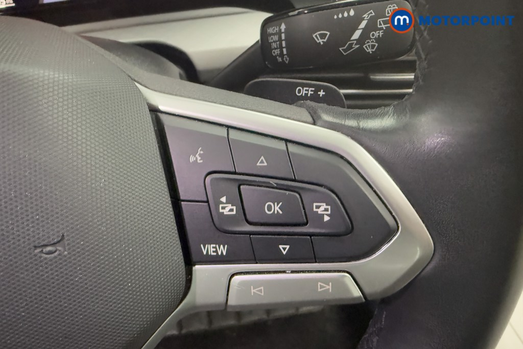 Volkswagen Golf Life Automatic Diesel Hatchback - Stock Number (1570127) - 4th supplementary image