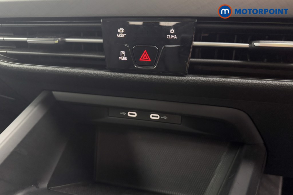 Volkswagen Golf Life Automatic Diesel Hatchback - Stock Number (1570127) - 14th supplementary image