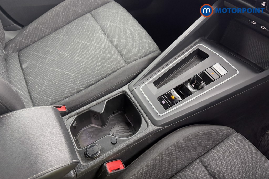 Volkswagen Golf Life Automatic Diesel Hatchback - Stock Number (1570127) - 15th supplementary image