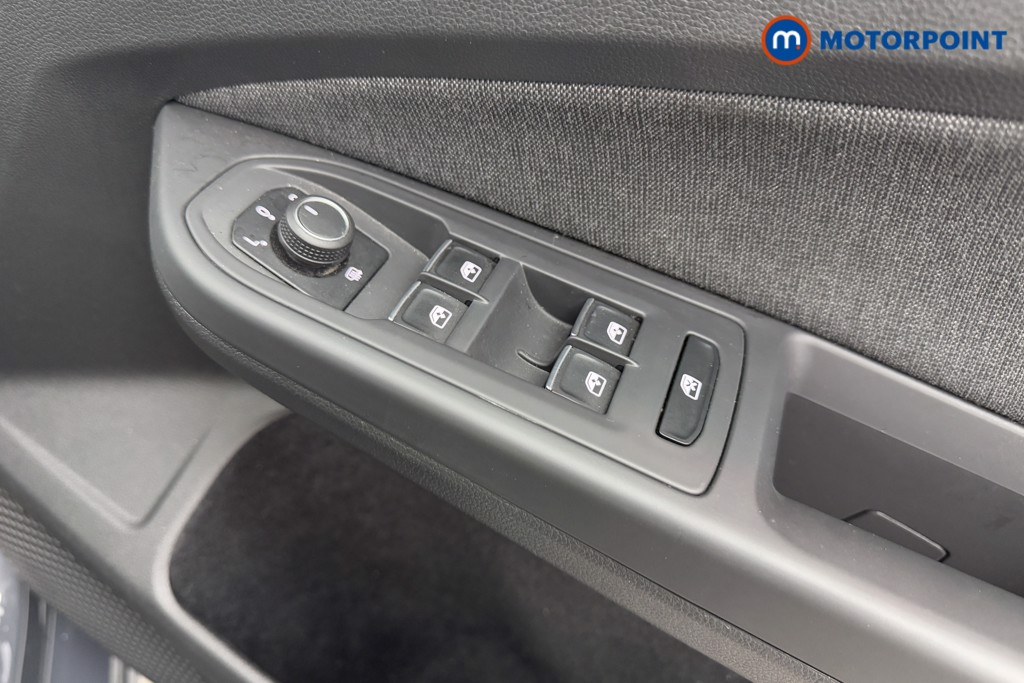 Volkswagen Golf Life Automatic Diesel Hatchback - Stock Number (1570127) - 19th supplementary image