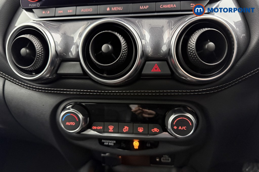 Nissan Juke N-Connecta Automatic Petrol SUV - Stock Number (1572645) - 12th supplementary image