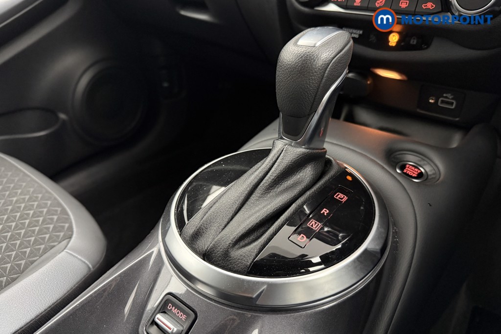 Nissan Juke N-Connecta Automatic Petrol SUV - Stock Number (1572645) - 14th supplementary image