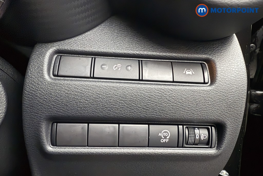 Nissan Juke N-Connecta Automatic Petrol SUV - Stock Number (1572645) - 18th supplementary image