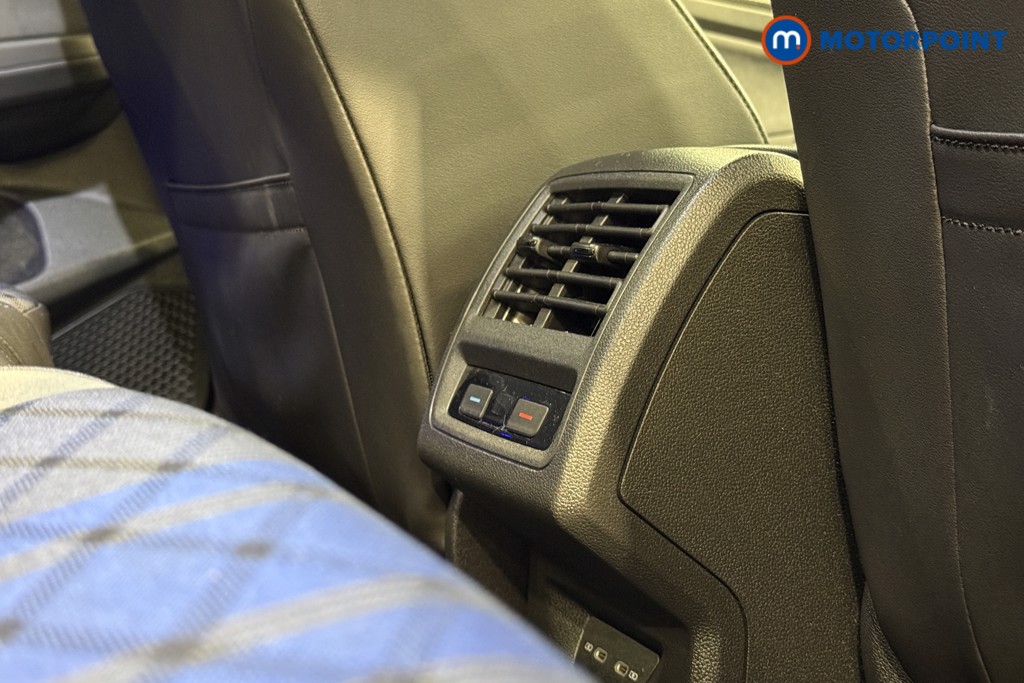 Volkswagen Golf R Automatic Petrol Hatchback - Stock Number (1573034) - 29th supplementary image