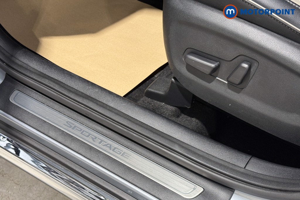 KIA Sportage Platinum Edition Manual Petrol SUV - Stock Number (1574864) - 39th supplementary image