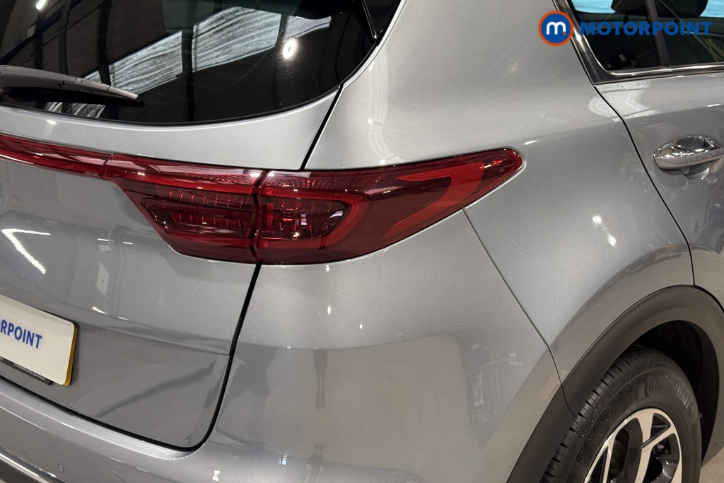 KIA Sportage Platinum Edition Manual Petrol SUV - Stock Number (1574864) - 42nd supplementary image