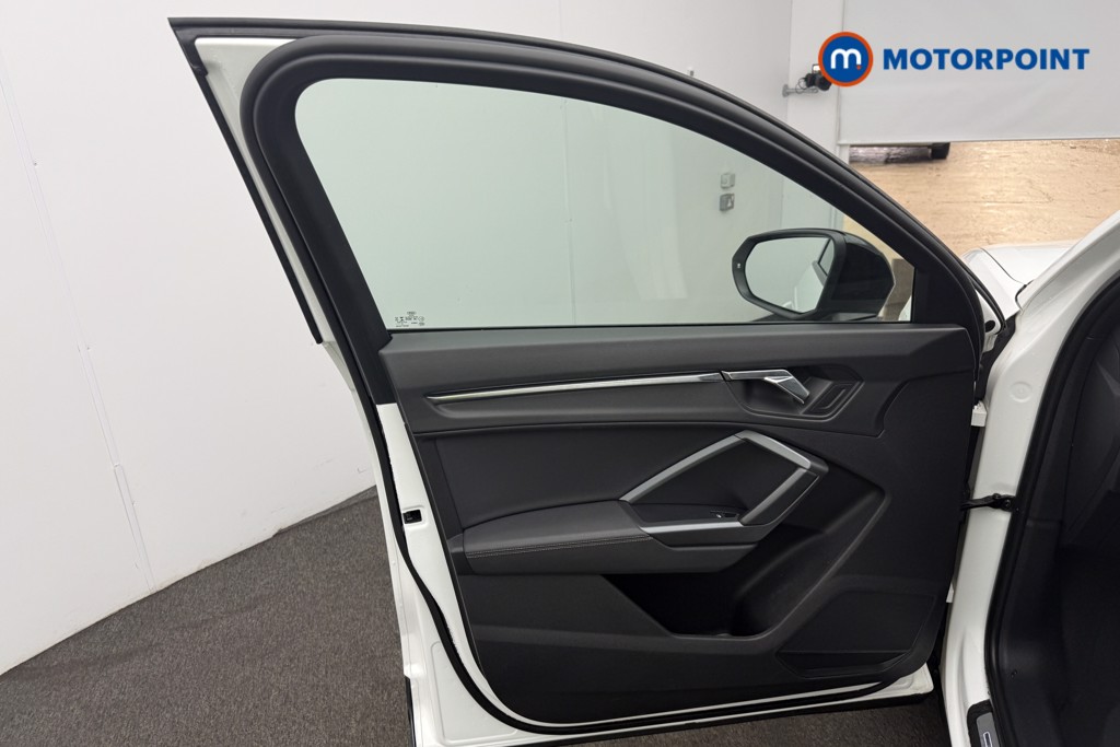 Audi Q3 Black Edition Automatic Diesel SUV - Stock Number (1576137) - 4th supplementary image