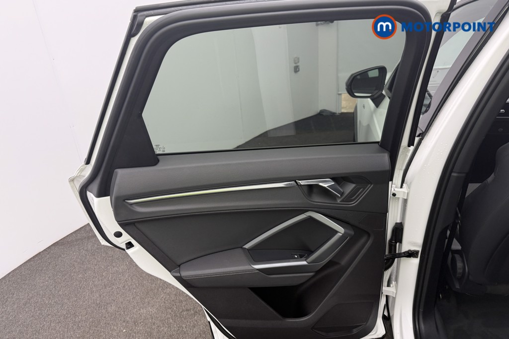 Audi Q3 Black Edition Automatic Diesel SUV - Stock Number (1576137) - 6th supplementary image