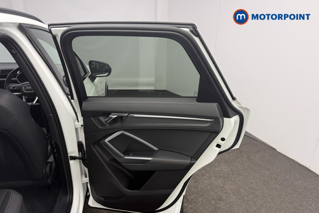 Audi Q3 Black Edition Automatic Diesel SUV - Stock Number (1576137) - 12th supplementary image