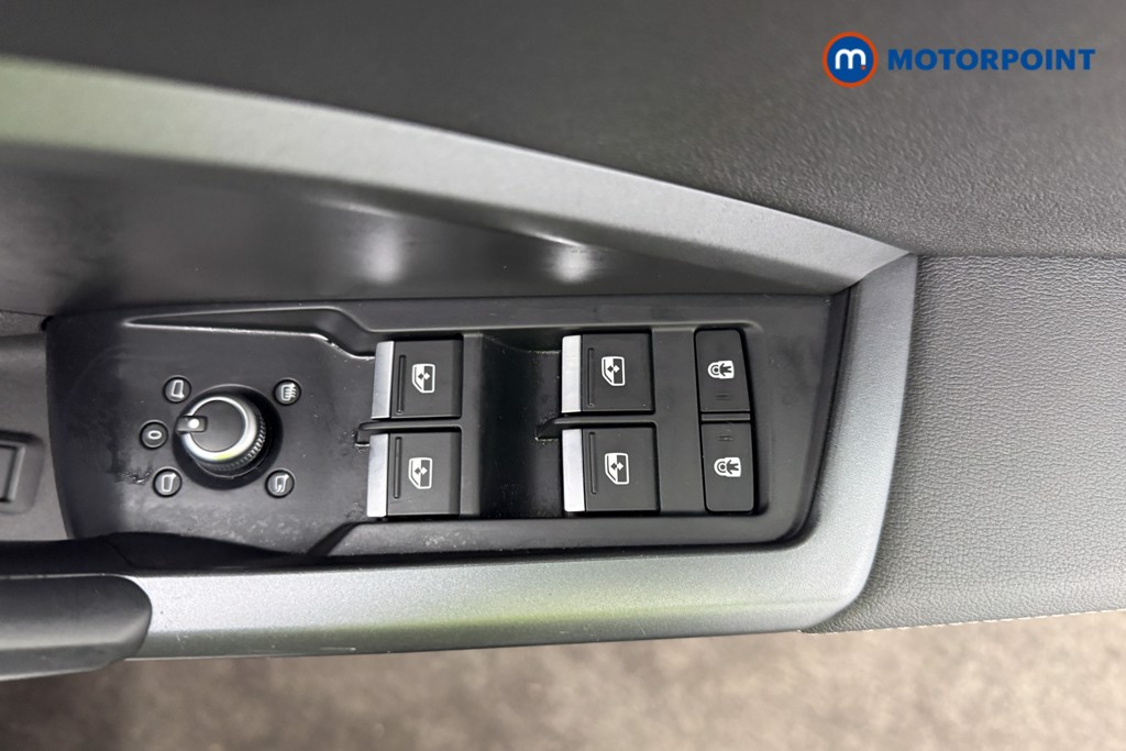 Audi Q3 Black Edition Automatic Diesel SUV - Stock Number (1576137) - 16th supplementary image