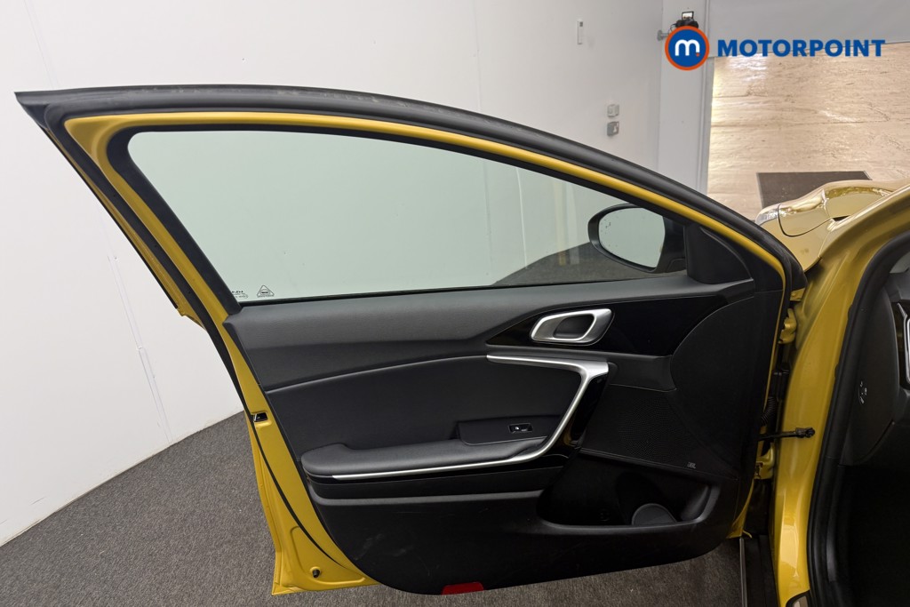 KIA Xceed 4 Manual Petrol Hatchback - Stock Number (1577835) - 4th supplementary image