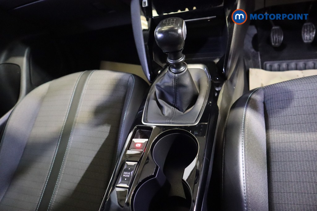 Peugeot 2008 Allure Premium Manual Petrol SUV - Stock Number (1578533) - 6th supplementary image