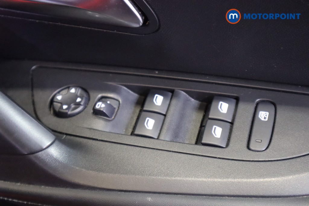 Peugeot 2008 Allure Premium Manual Petrol SUV - Stock Number (1578533) - 11th supplementary image