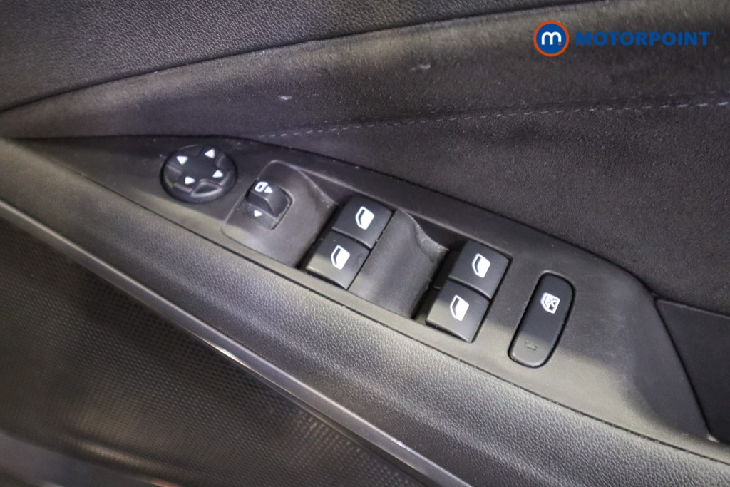 Vauxhall Crossland Ultimate Manual Diesel SUV - Stock Number (1578973) - 4th supplementary image