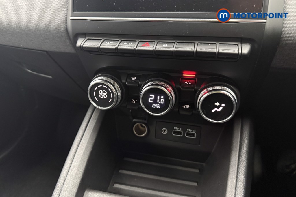 Renault Clio Evolution Manual Petrol Hatchback - Stock Number (1579681) - 13th supplementary image