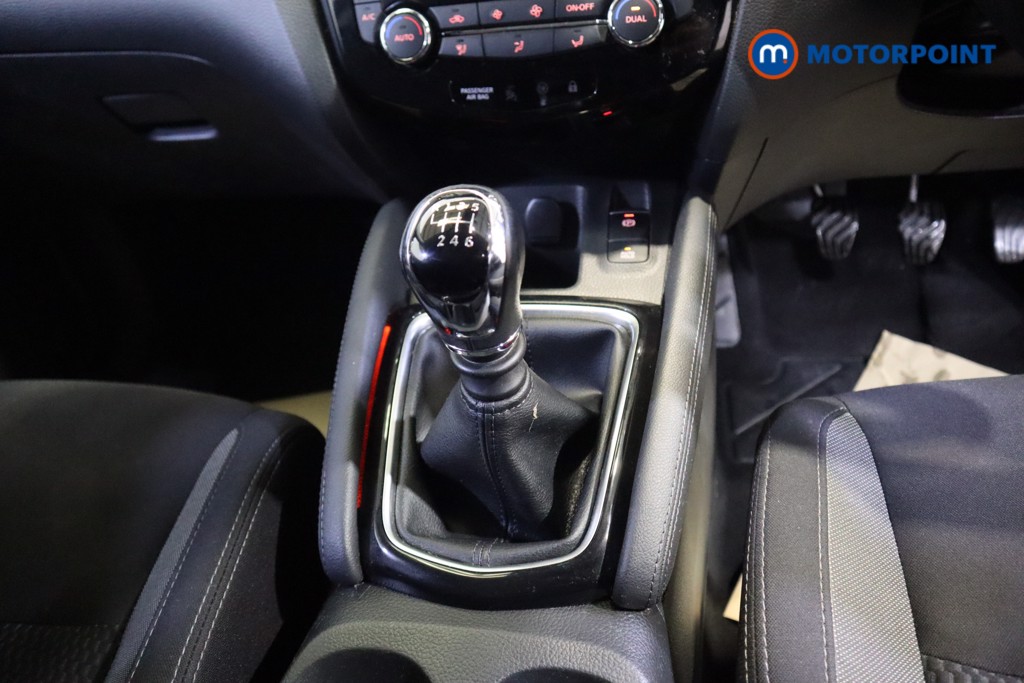 Nissan Qashqai Acenta Premium Manual Diesel SUV - Stock Number (1580378) - 6th supplementary image