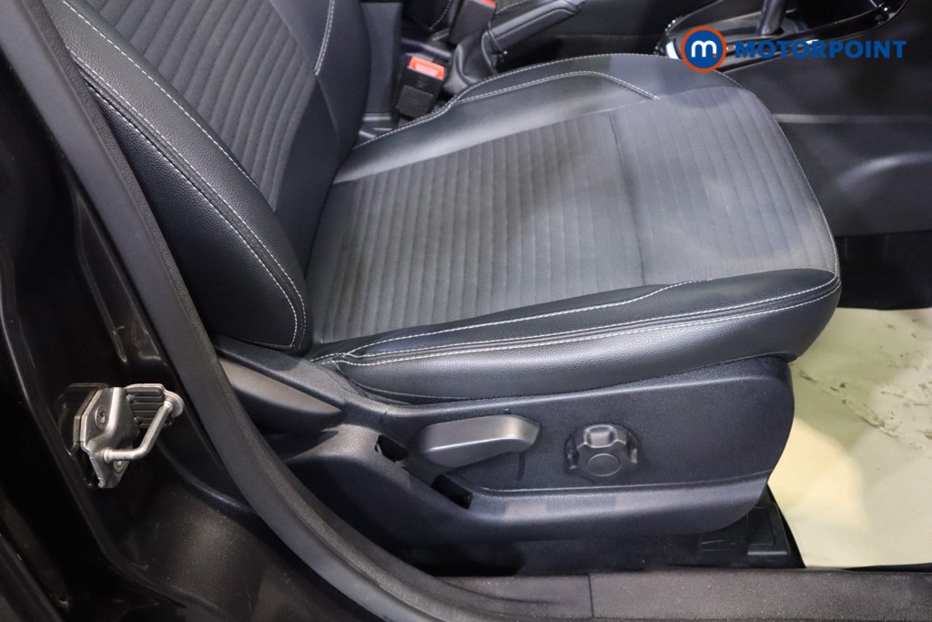Ford Ecosport Titanium Automatic Petrol SUV - Stock Number (1580833) - 16th supplementary image