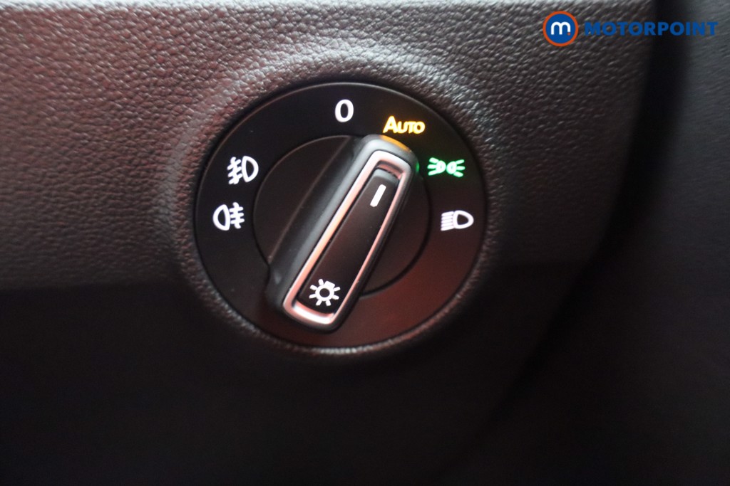 Volkswagen T-Roc R-Line Automatic Petrol SUV - Stock Number (1580922) - 6th supplementary image