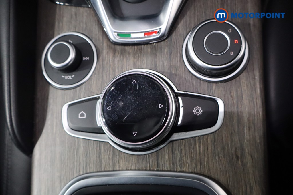 Alfa Romeo Giulia Lusso Ti Automatic Petrol Saloon - Stock Number (1581255) - 17th supplementary image