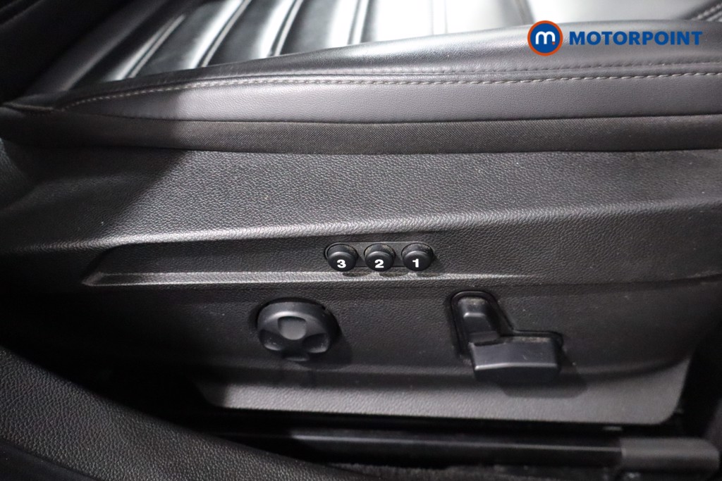 Alfa Romeo Giulia Lusso Ti Automatic Petrol Saloon - Stock Number (1581255) - 24th supplementary image